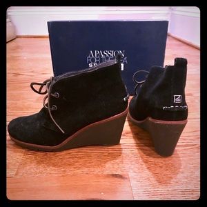 Sperry —black wedge heel